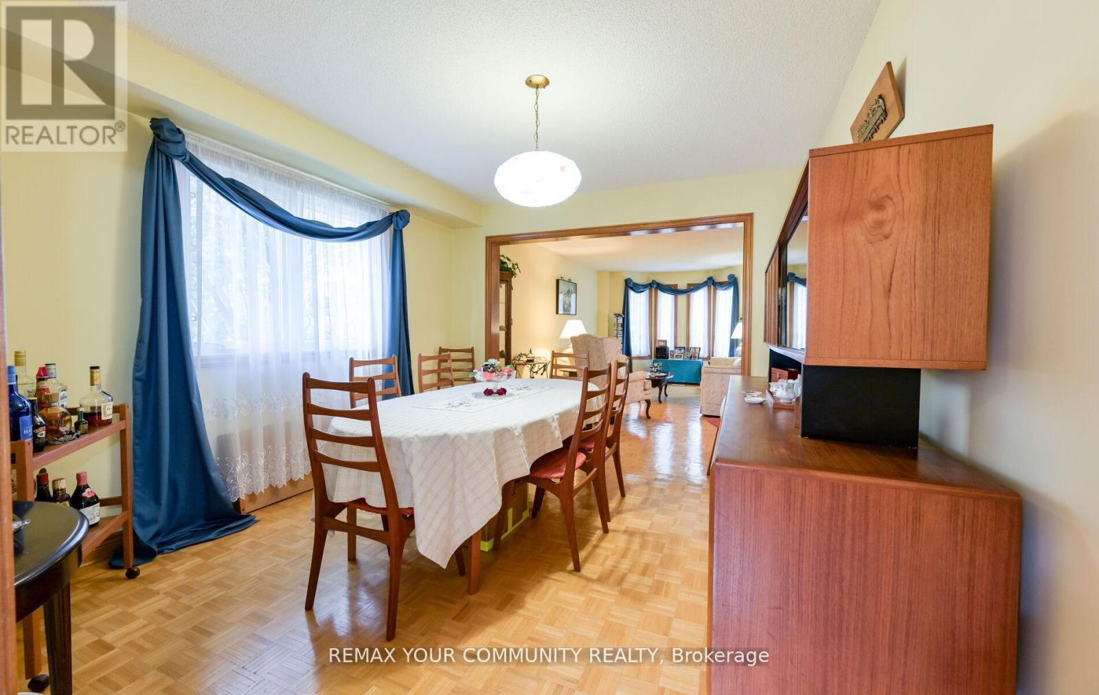 2 Ballard Crescent, Newmarket, Ontario  L3X 1S3 - Photo 7 - N13488530