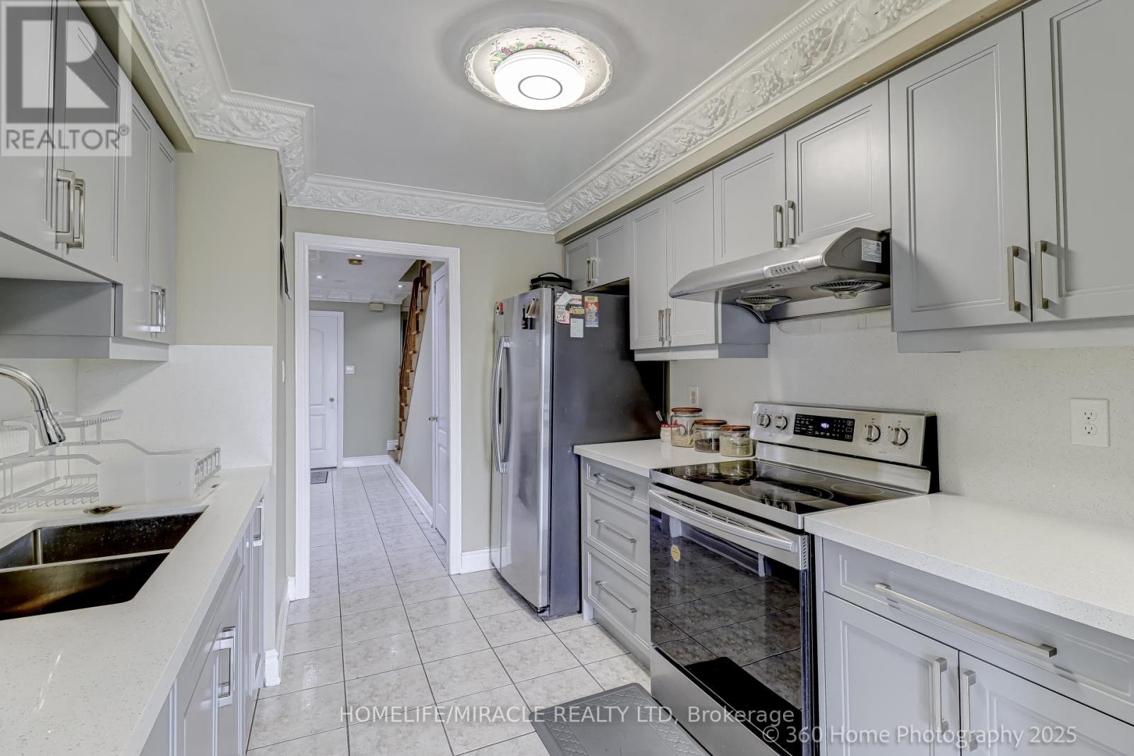 7 Creekwood Court, Vaughan, Ontario  L4L 9E6 - Photo 11 - N13488640