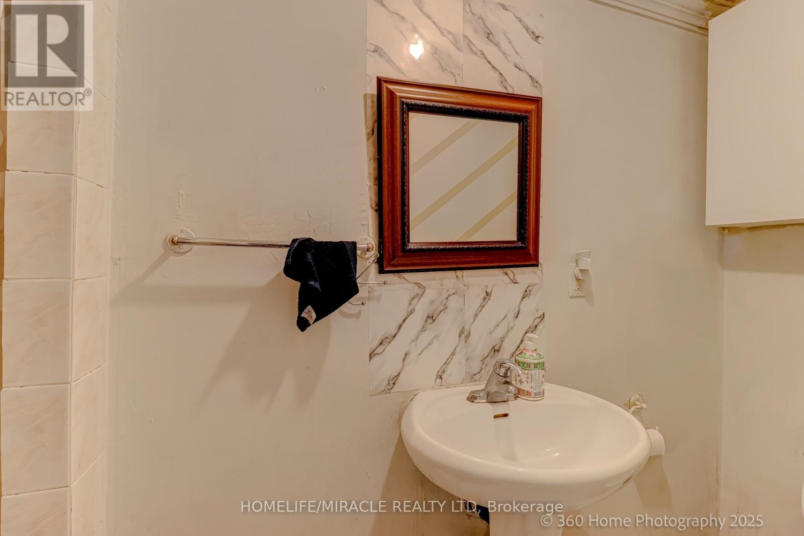 7 Creekwood Court, Vaughan, Ontario  L4L 9E6 - Photo 25 - N13488640