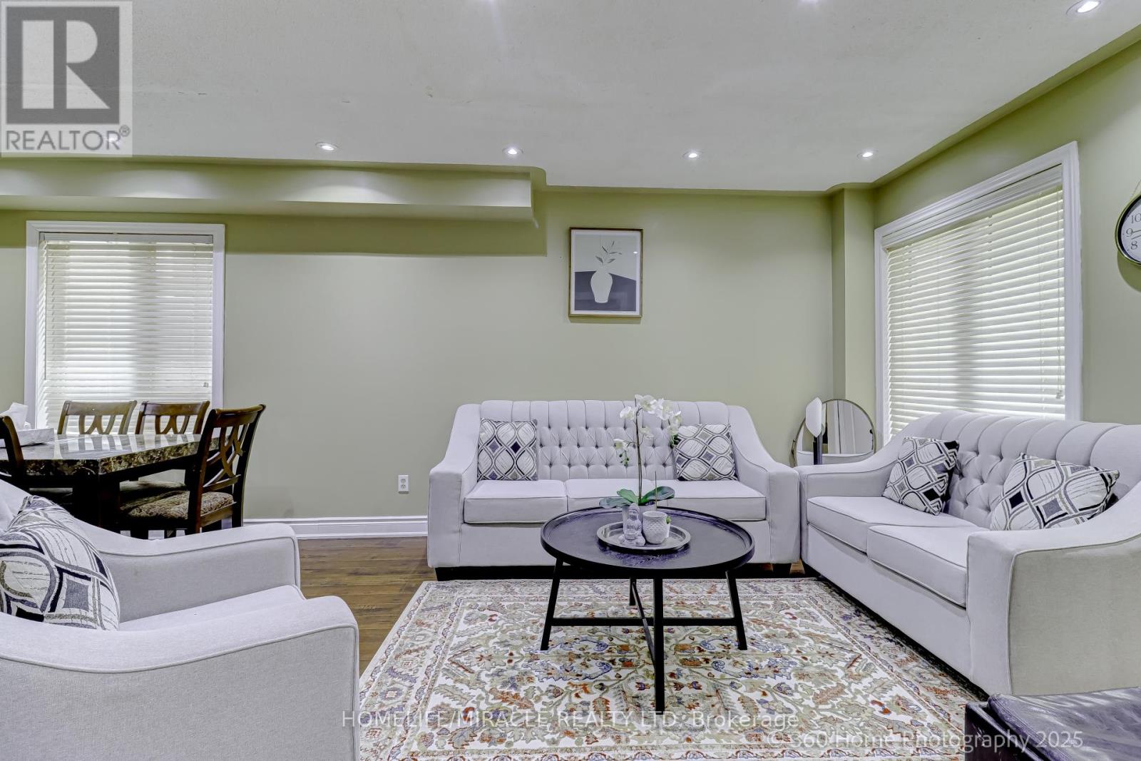 7 Creekwood Court, Vaughan, Ontario  L4L 9E6 - Photo 4 - N13488640