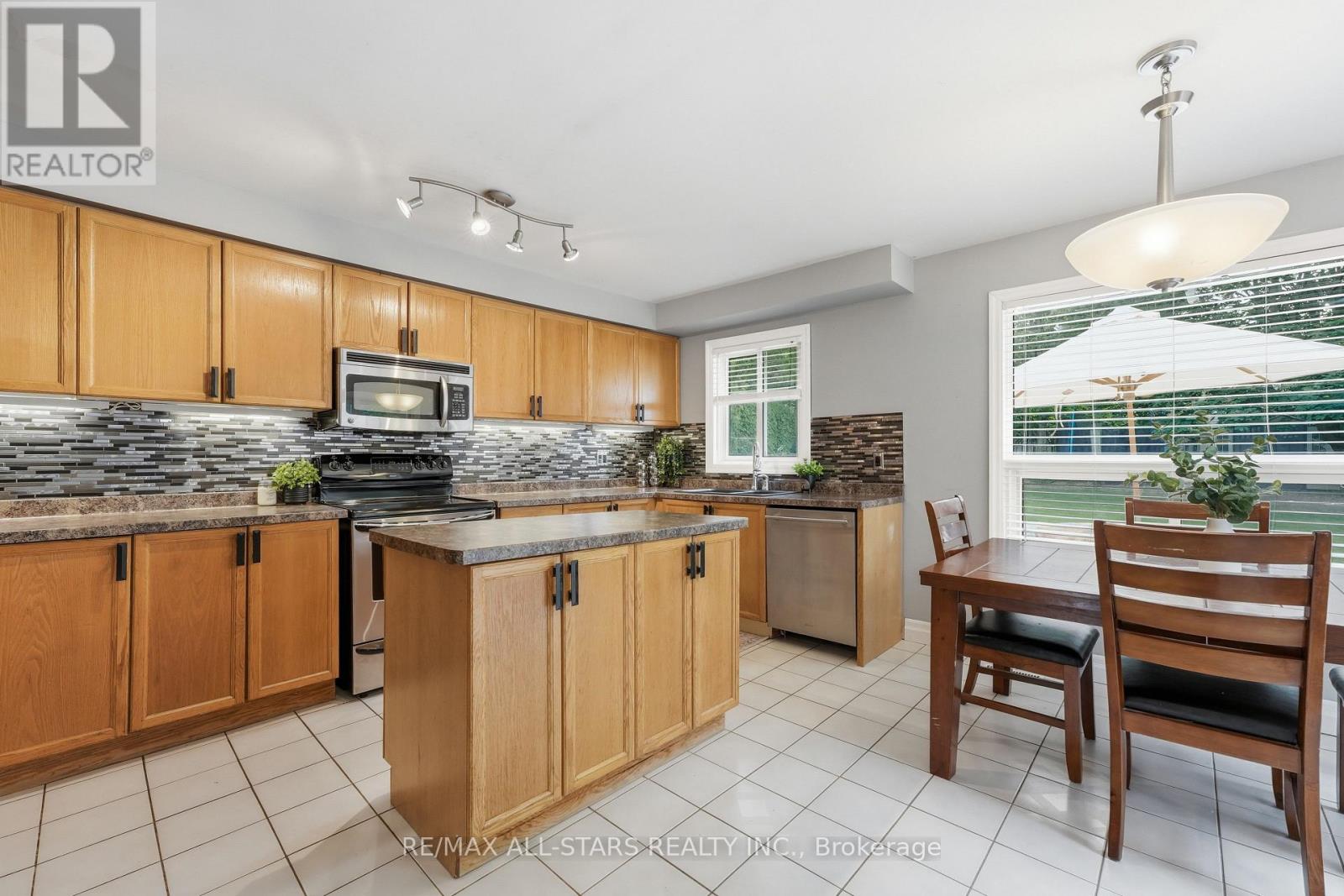 11 Sherie Drive, Georgina, Ontario  L4P 3R3 - Photo 21 - N13489190