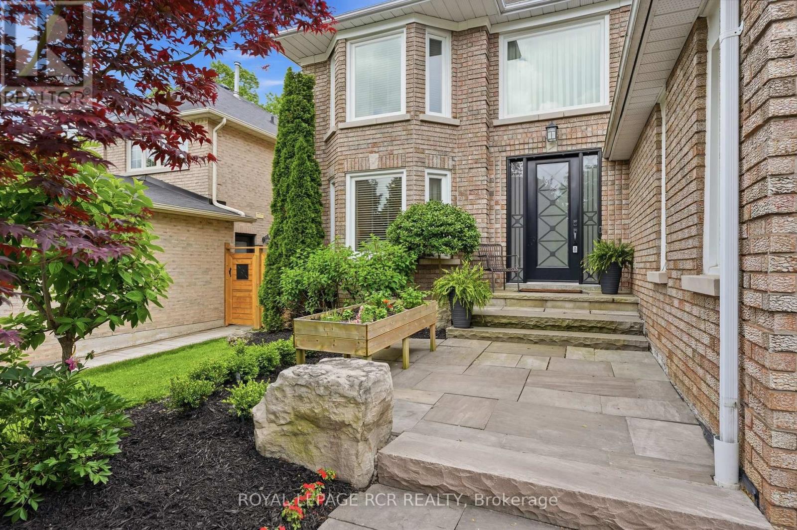 98 Corner Ridge Road, Aurora, Ontario  L4G 6L4 - Photo 3 - N13489512