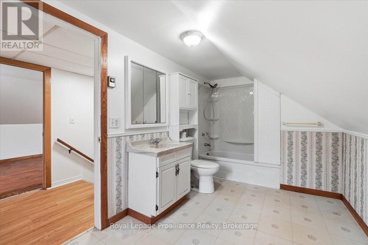 405 Elzevir Road, Tweed, Ontario  K0H 1P0 - Photo 15 - X13489822