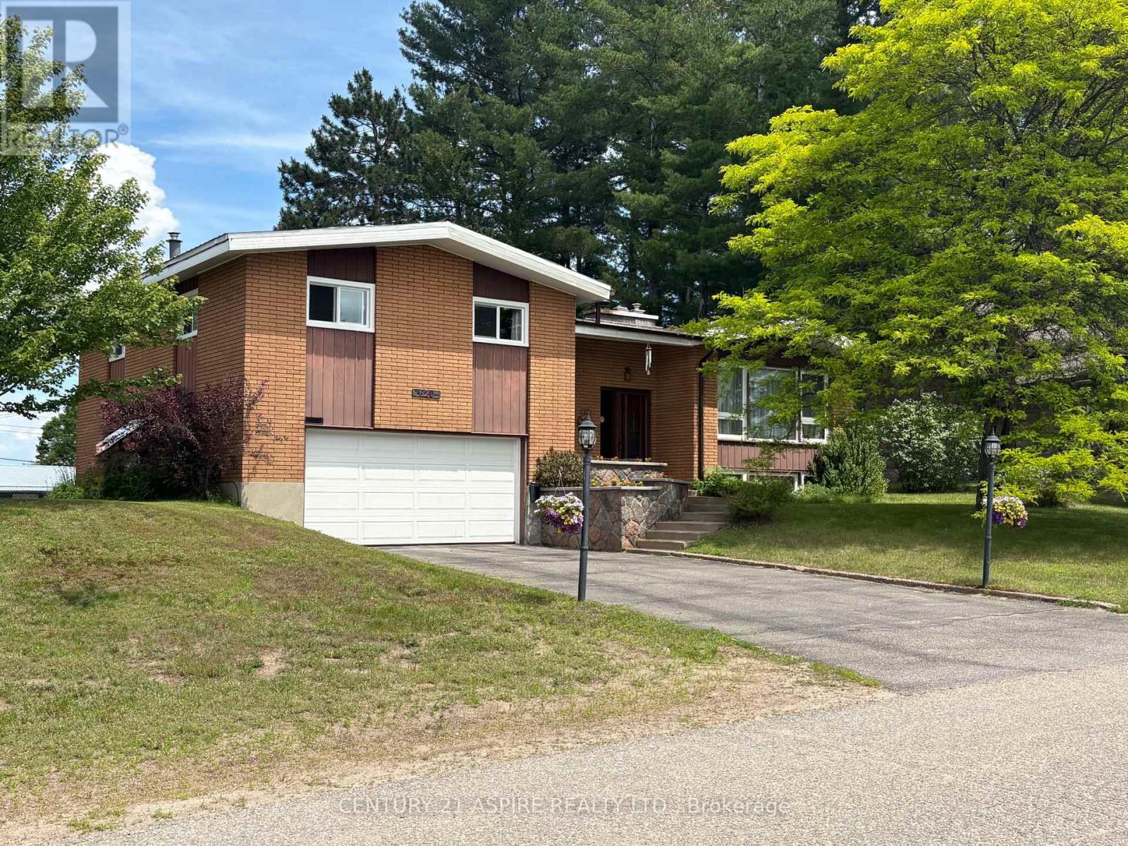 620 BIRCH STREET, Petawawa, Ontario