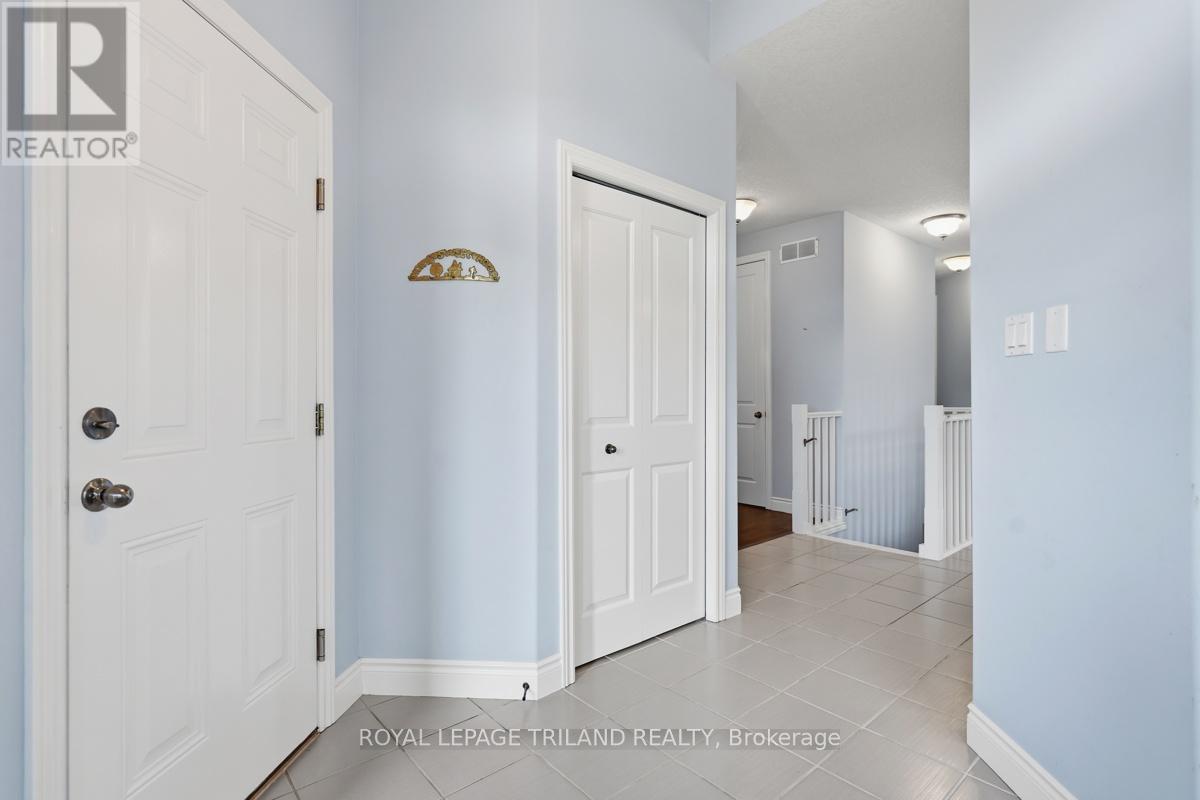 989 Roulston Crescent, London North, Ontario  N6H 0E8 - Photo 6 - X13489922