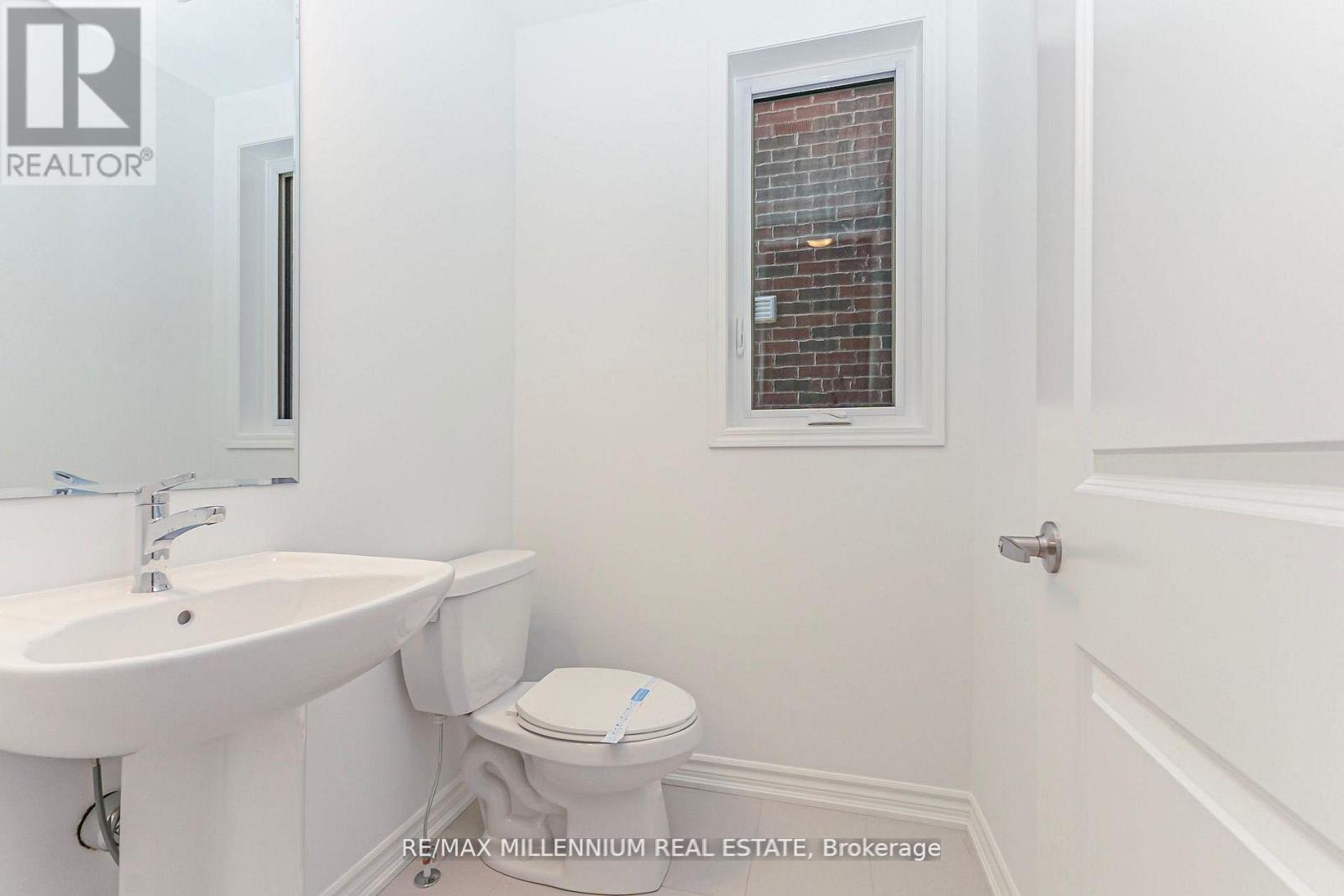 54 Gretzky Avenue, Barrie, Ontario  L9J 1A8 - Photo 4 - S13489452