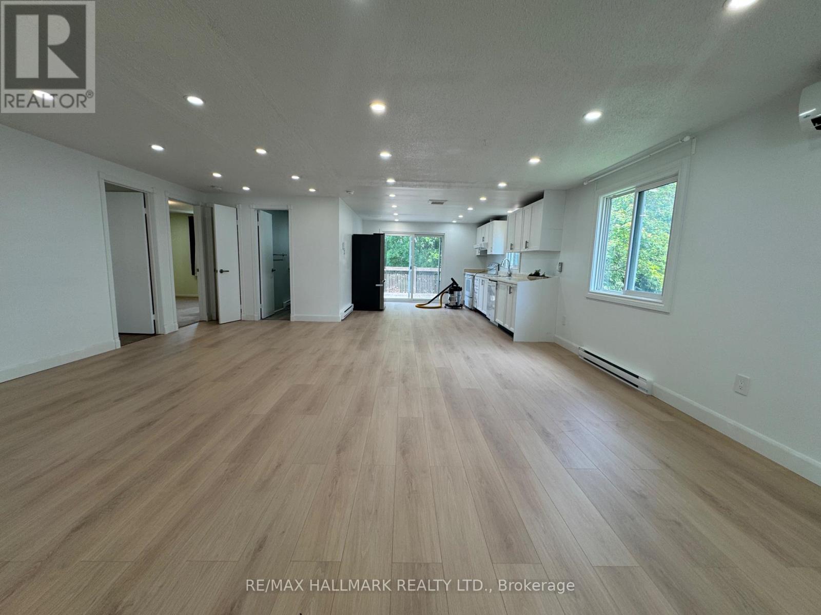 321 Sunnidale Road, Barrie (Sunnidale), Ontario  L4N 5R1 - Photo 2 - S13489468