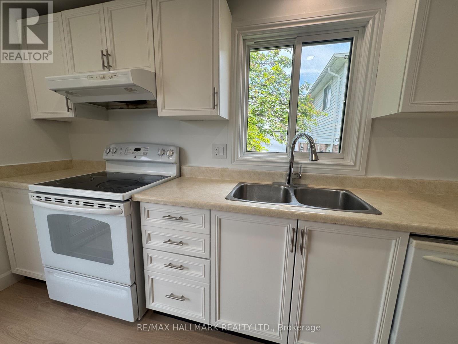 321 Sunnidale Road, Barrie (Sunnidale), Ontario  L4N 5R1 - Photo 9 - S13489468