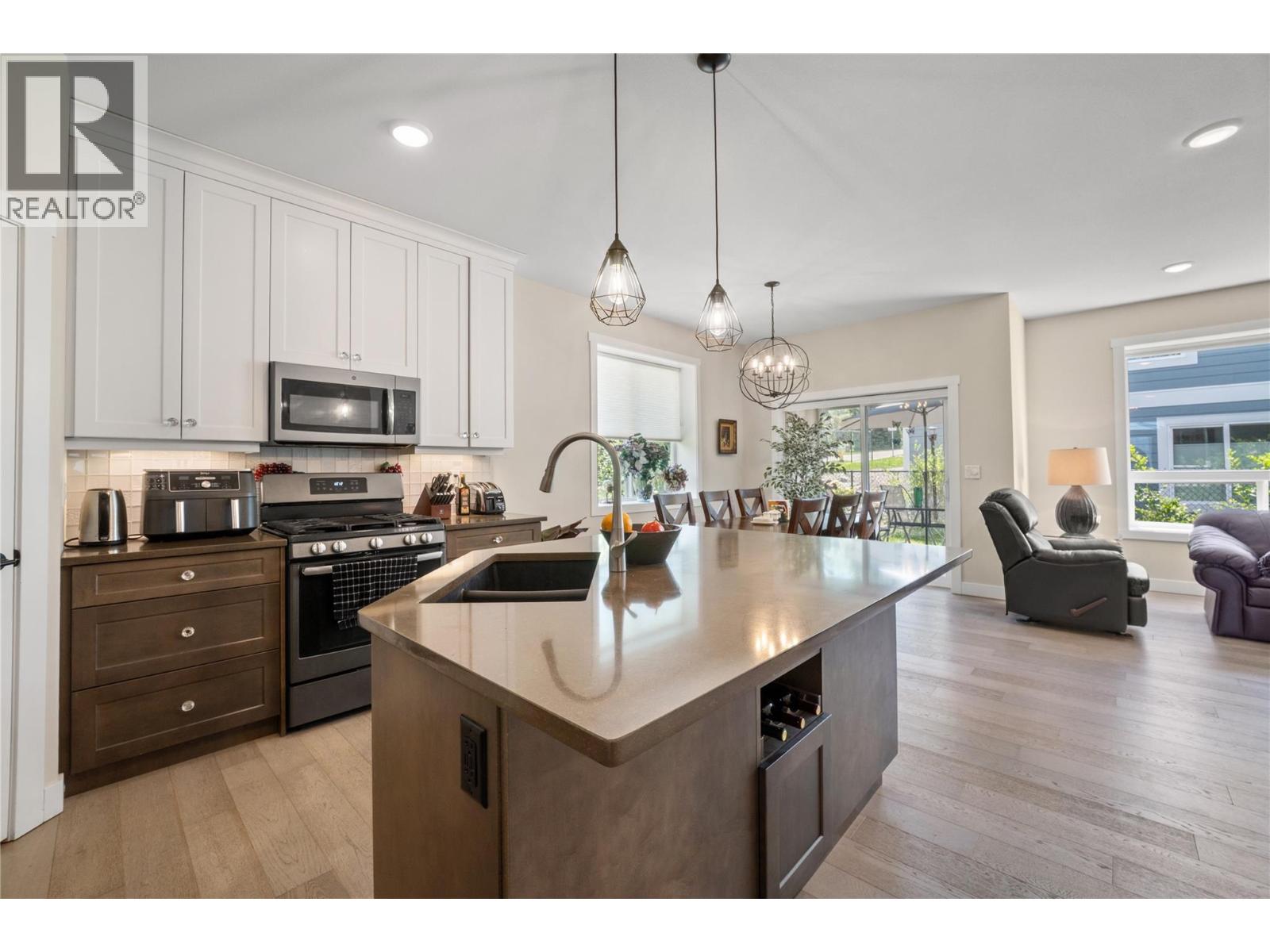 1791 10 Street SW Unit# 2, Salmon Arm, British Columbia  V1E 0E9 - Photo 8 - 10392551