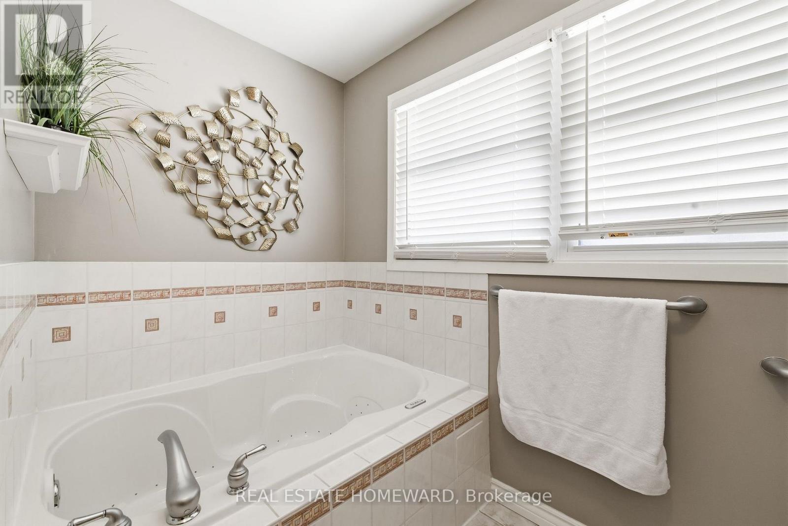 4 Wayne Crescent, Quinte West, Ontario  K0K 1L0 - Photo 28 - X12890252