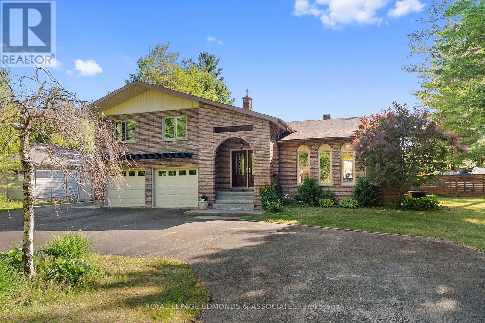 37 SELLEY STREET, Petawawa, Ontario