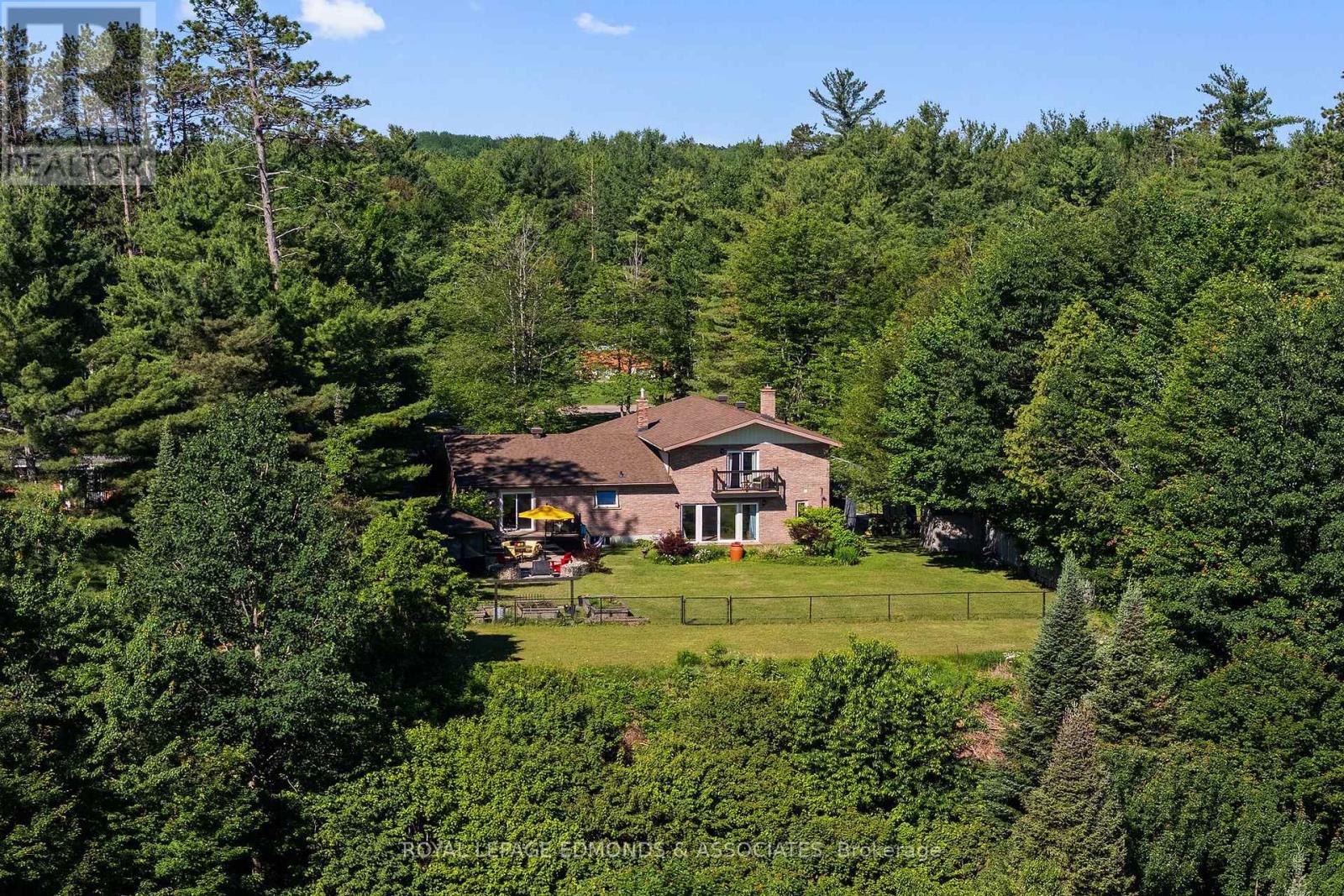 37 Selley Street, Petawawa, Ontario  K8H 3G9 - Photo 4 - X13489962