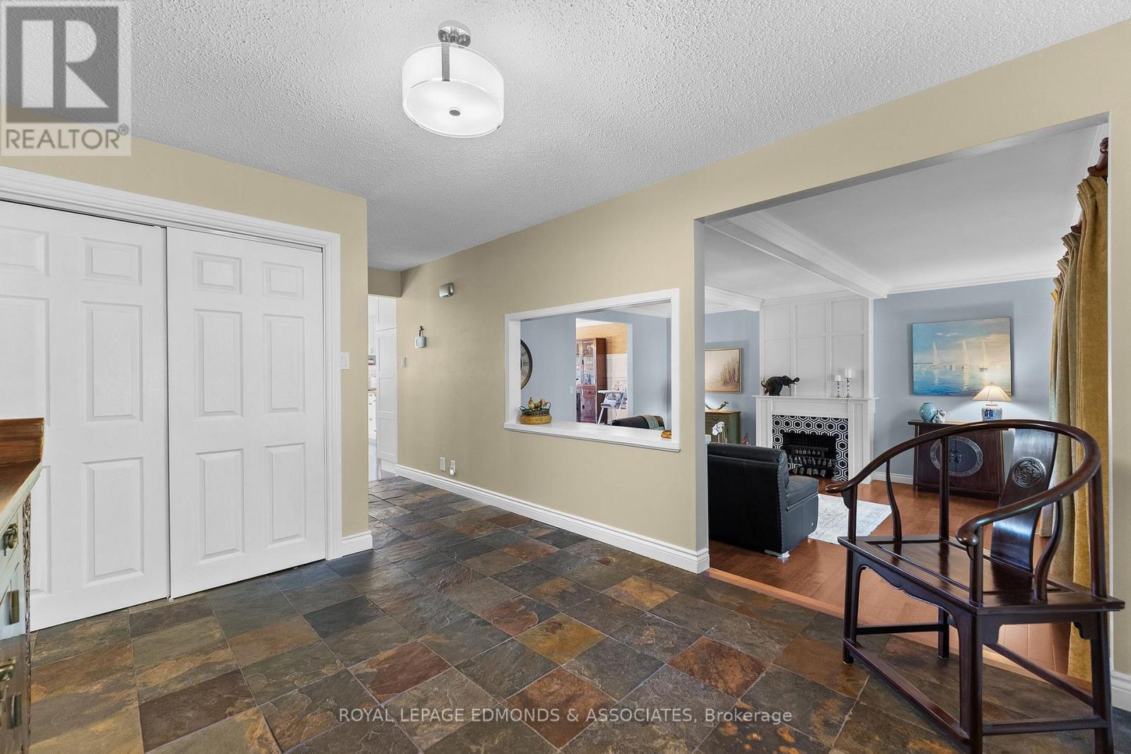 37 Selley Street, Petawawa, Ontario  K8H 3G9 - Photo 6 - X13489962