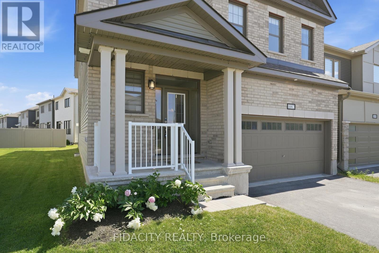 1002 Curraglass Walk, Ottawa, Ontario  K2S 3A6 - Photo 2 - X13489882