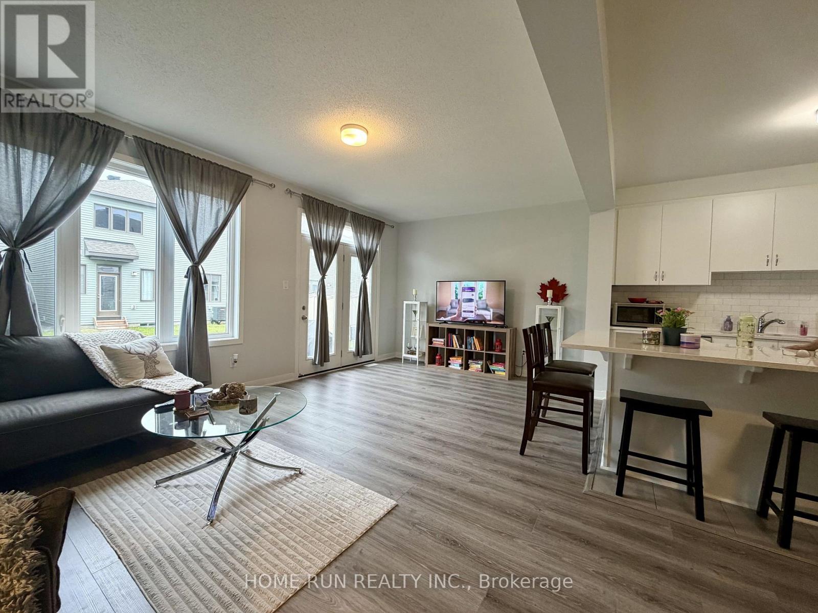 216 Billrian Cres Crescent, Ottawa, Ontario  K2S 3A6 - Photo 2 - X13489902