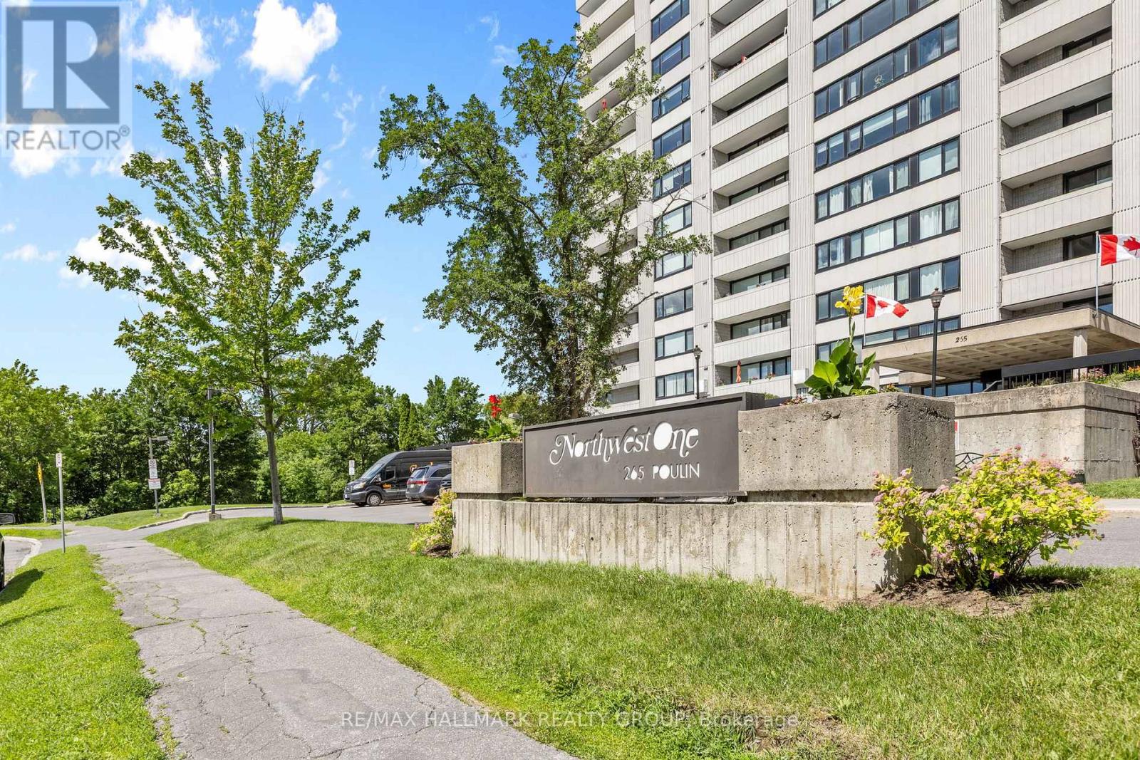 805 - 265 Poulin Avenue, Ottawa, Ontario  K2B 7Y8 - Photo 2 - X13489906