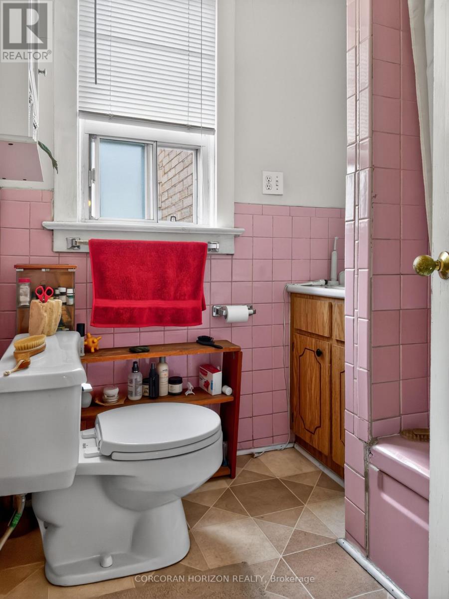 355 Parkside Drive, Toronto, Ontario  M6R 2Z4 - Photo 22 - W13487692