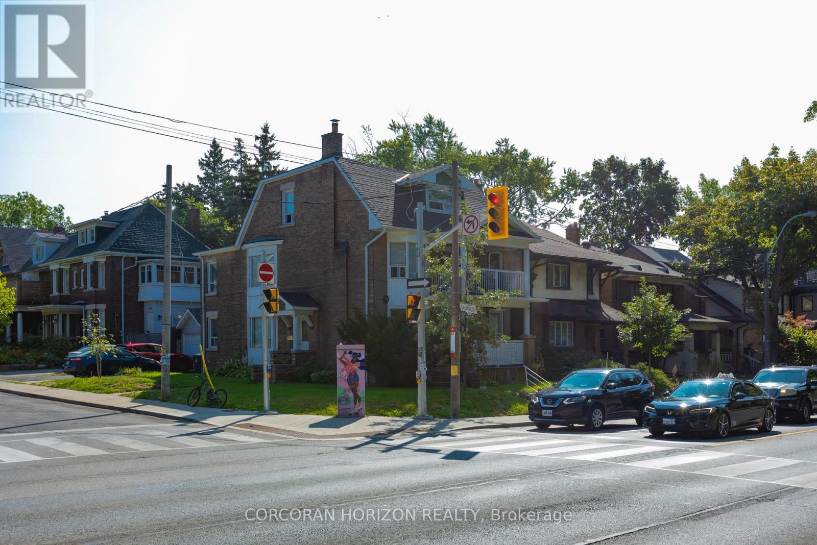 355 Parkside Drive, Toronto, Ontario  M6R 2Z4 - Photo 4 - W13487692