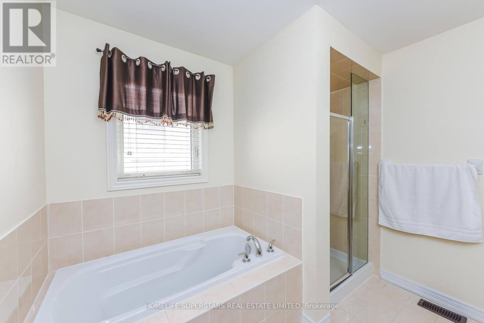 16 Altura Way, Brampton, Ontario  L6P 4A1 - Photo 34 - W13487806
