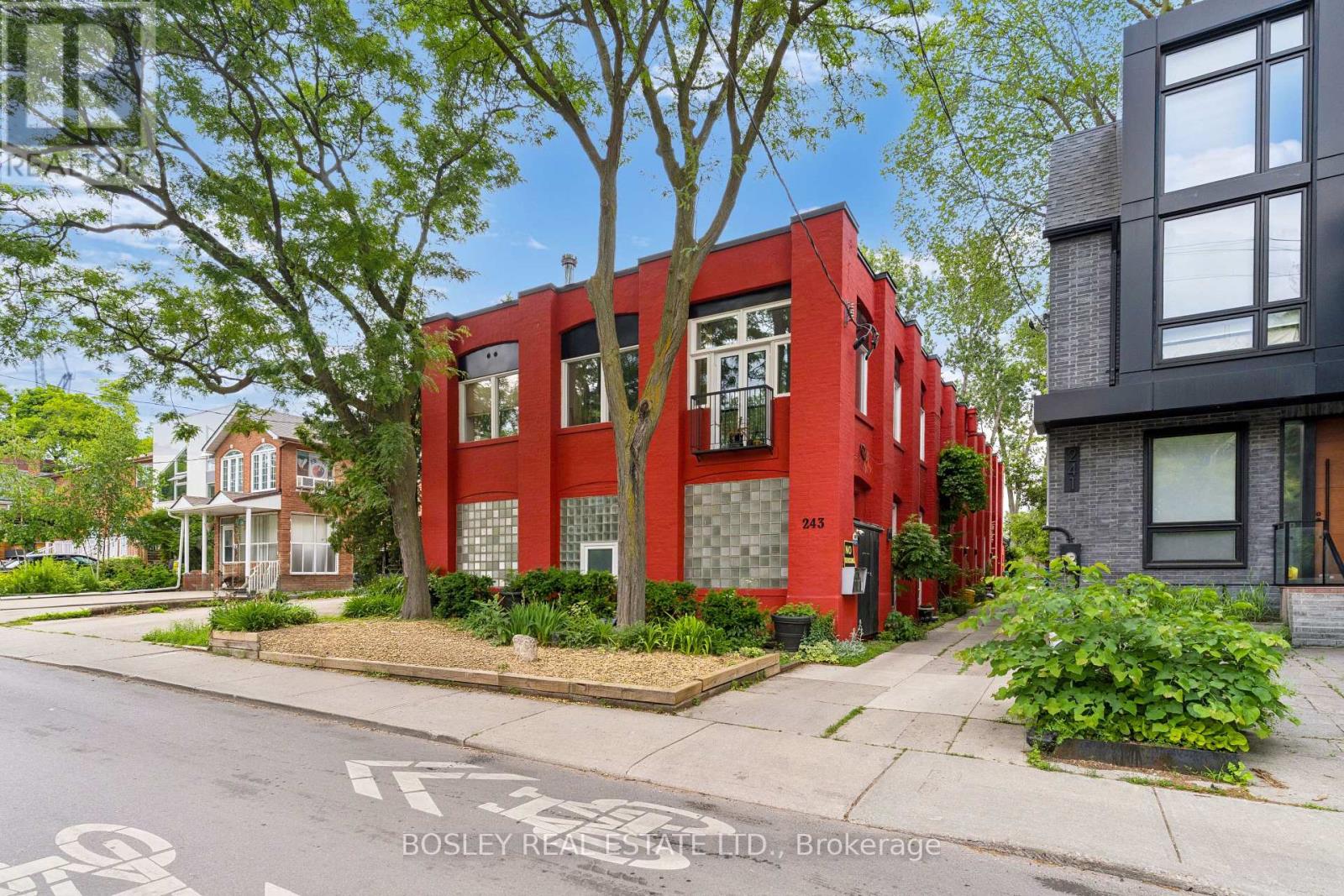 6 - 243 MACDONELL AVENUE, Toronto, Ontario