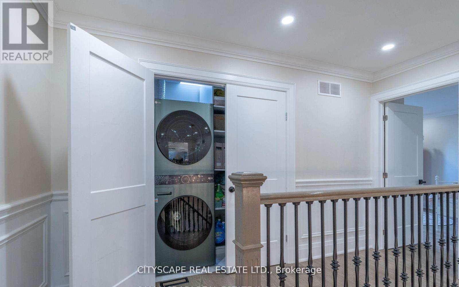 1270 Saginaw Crescent, Mississauga, Ontario  L5H 4B8 - Photo 35 - W13487990