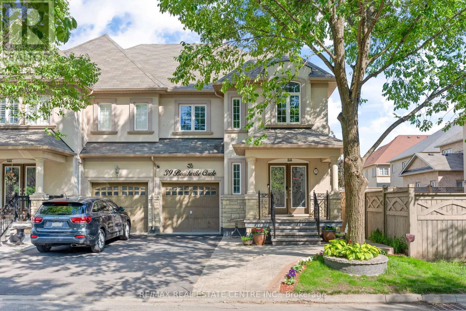 39 BEACHVILLE CIRCLE, Brampton, Ontario
