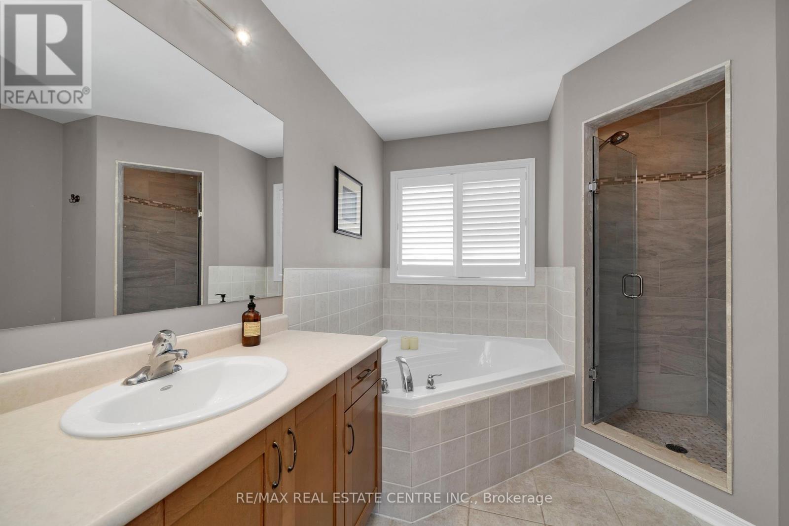 27 Milfoil Street, Halton Hills, Ontario  L7G 6M5 - Photo 13 - W13488120
