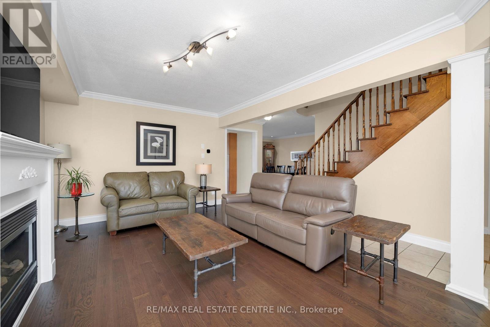 27 Milfoil Street, Halton Hills, Ontario  L7G 6M5 - Photo 4 - W13488120