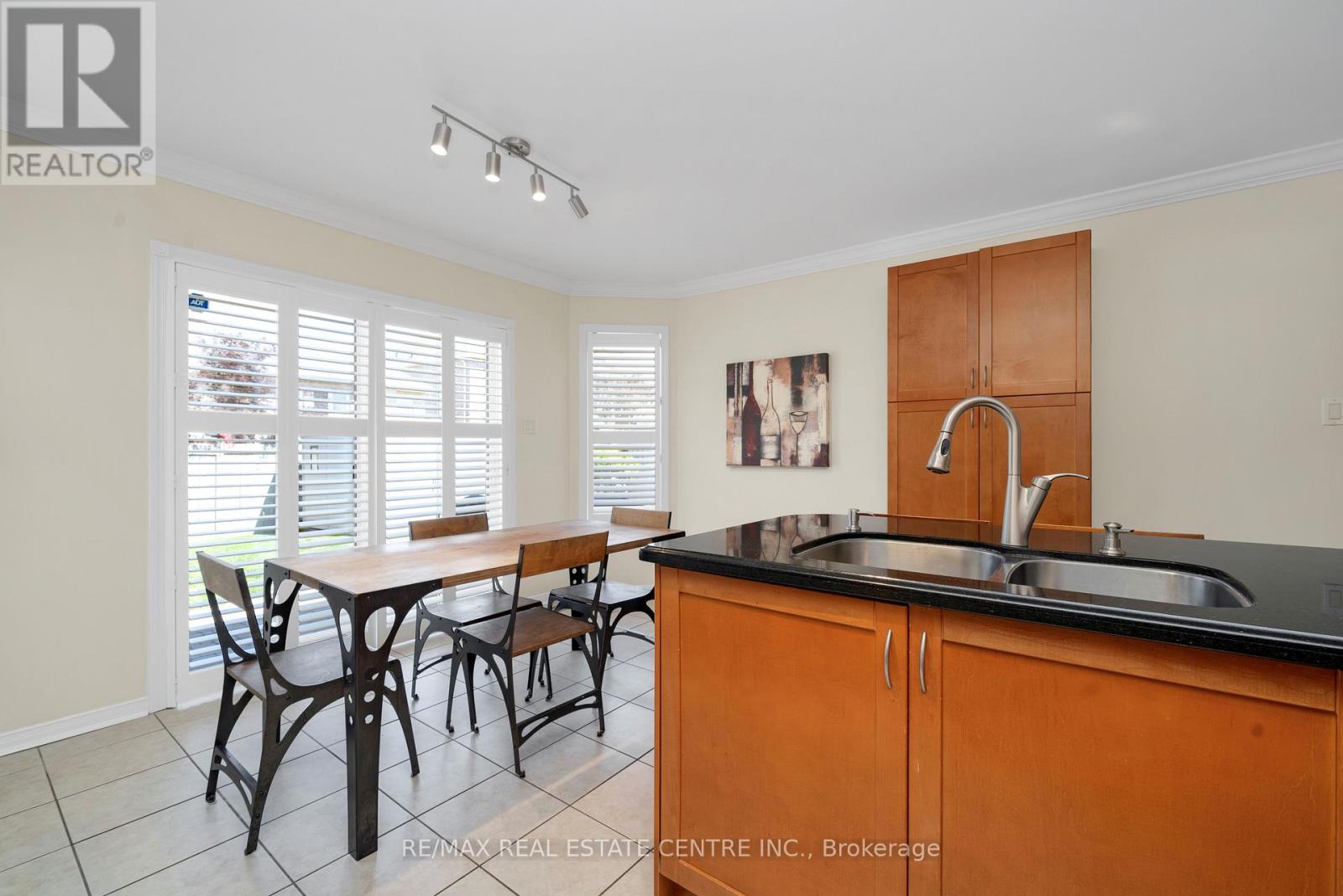 27 Milfoil Street, Halton Hills, Ontario  L7G 6M5 - Photo 9 - W13488120