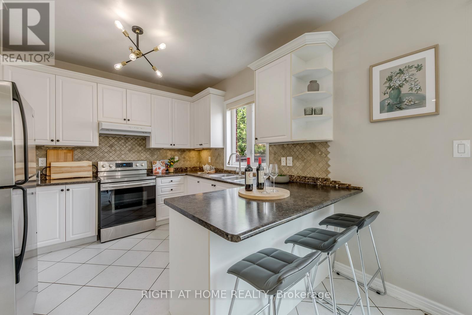 135 Holmes Crescent, Milton, Ontario  L9T 0V9 - Photo 15 - W13488138
