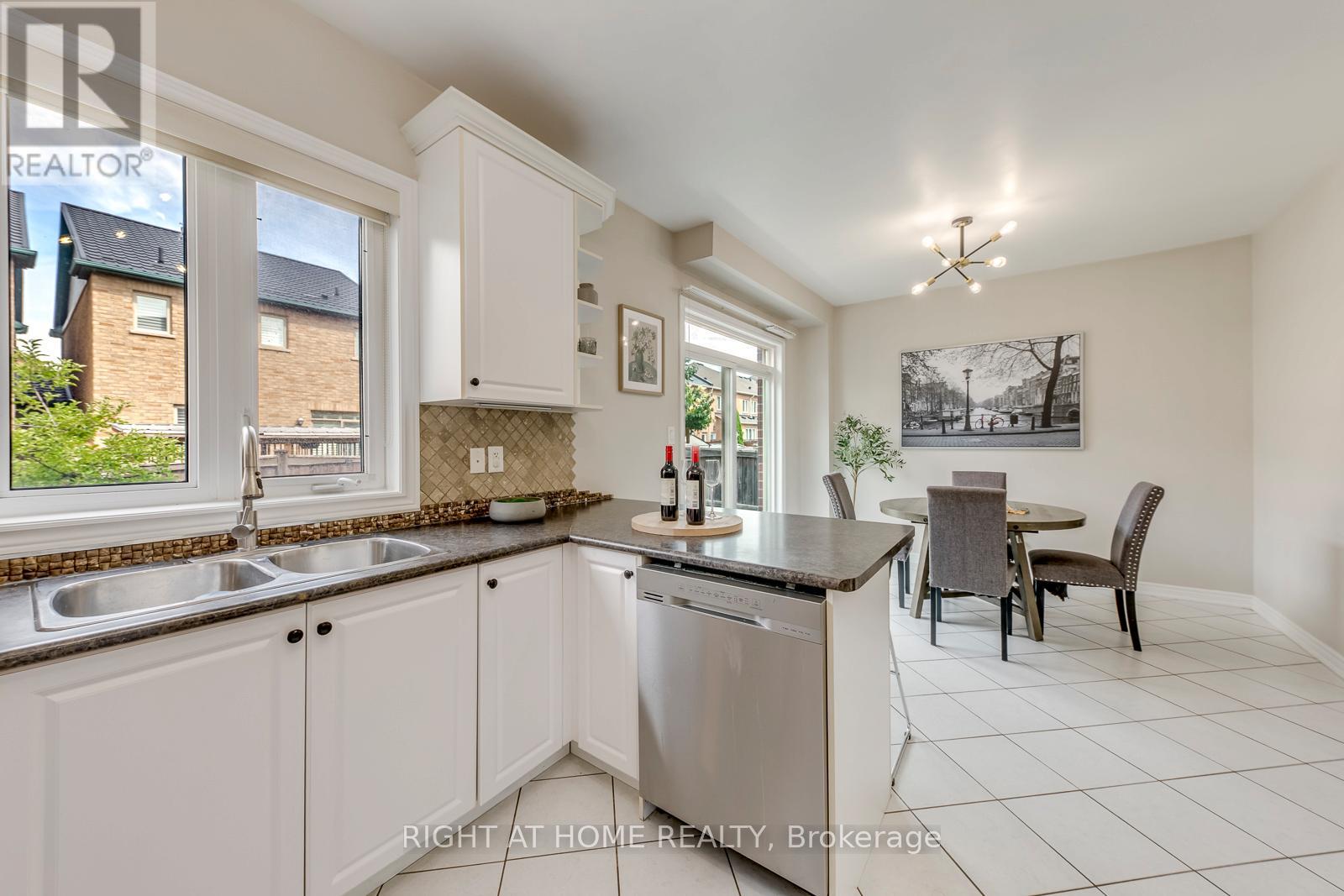 135 Holmes Crescent, Milton, Ontario  L9T 0V9 - Photo 18 - W13488138
