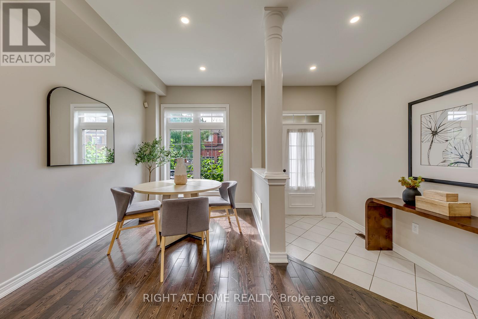 135 Holmes Crescent, Milton, Ontario  L9T 0V9 - Photo 3 - W13488138