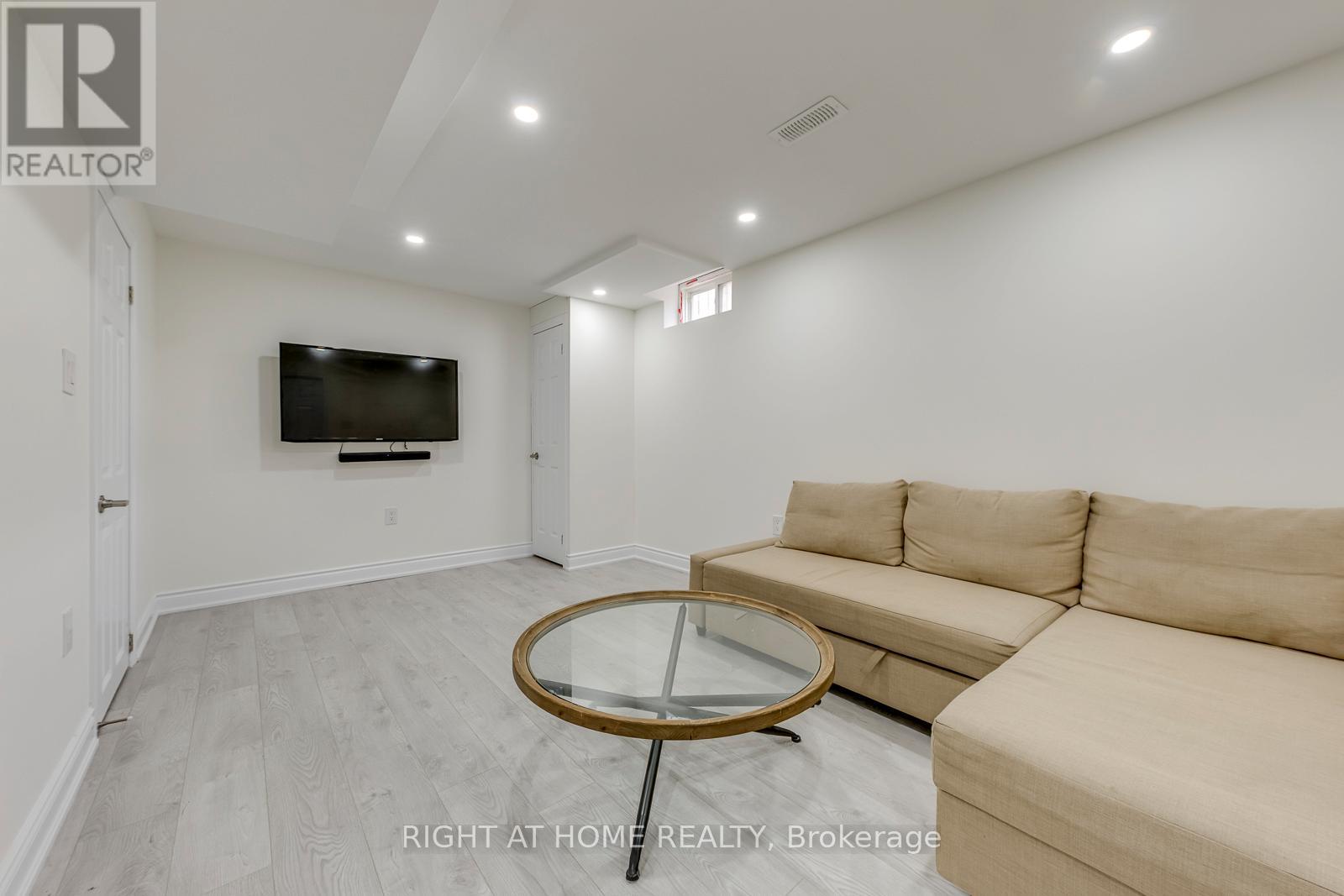135 Holmes Crescent, Milton, Ontario  L9T 0V9 - Photo 34 - W13488138