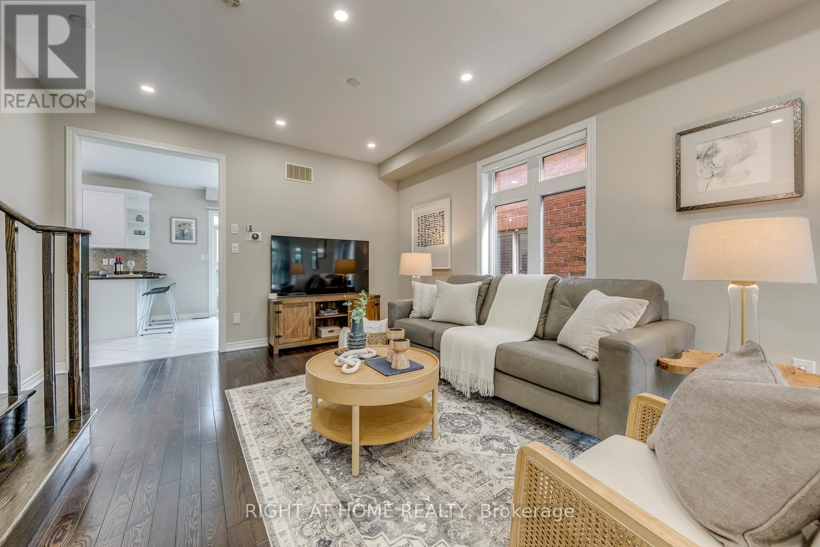 135 Holmes Crescent, Milton, Ontario  L9T 0V9 - Photo 7 - W13488138