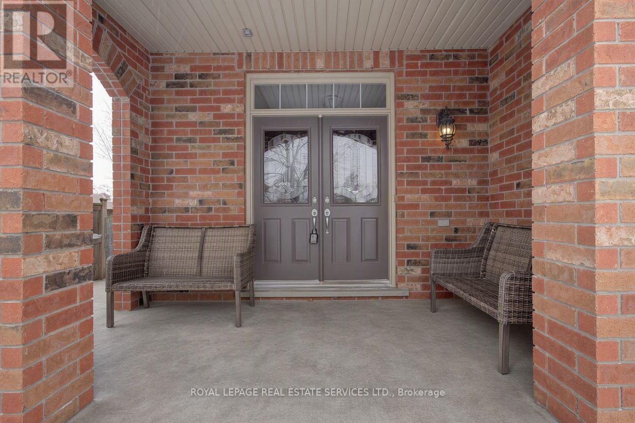 2275 Littondale Lane, Oakville, Ontario  L6M 0A6 - Photo 2 - W13488356