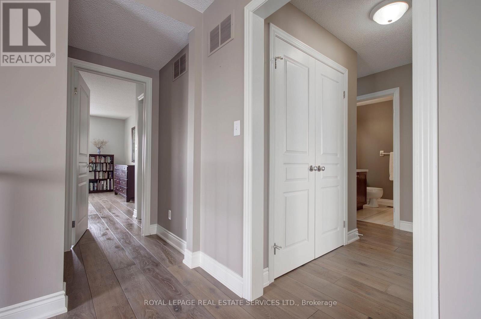 2275 Littondale Lane, Oakville, Ontario  L6M 0A6 - Photo 25 - W13488356