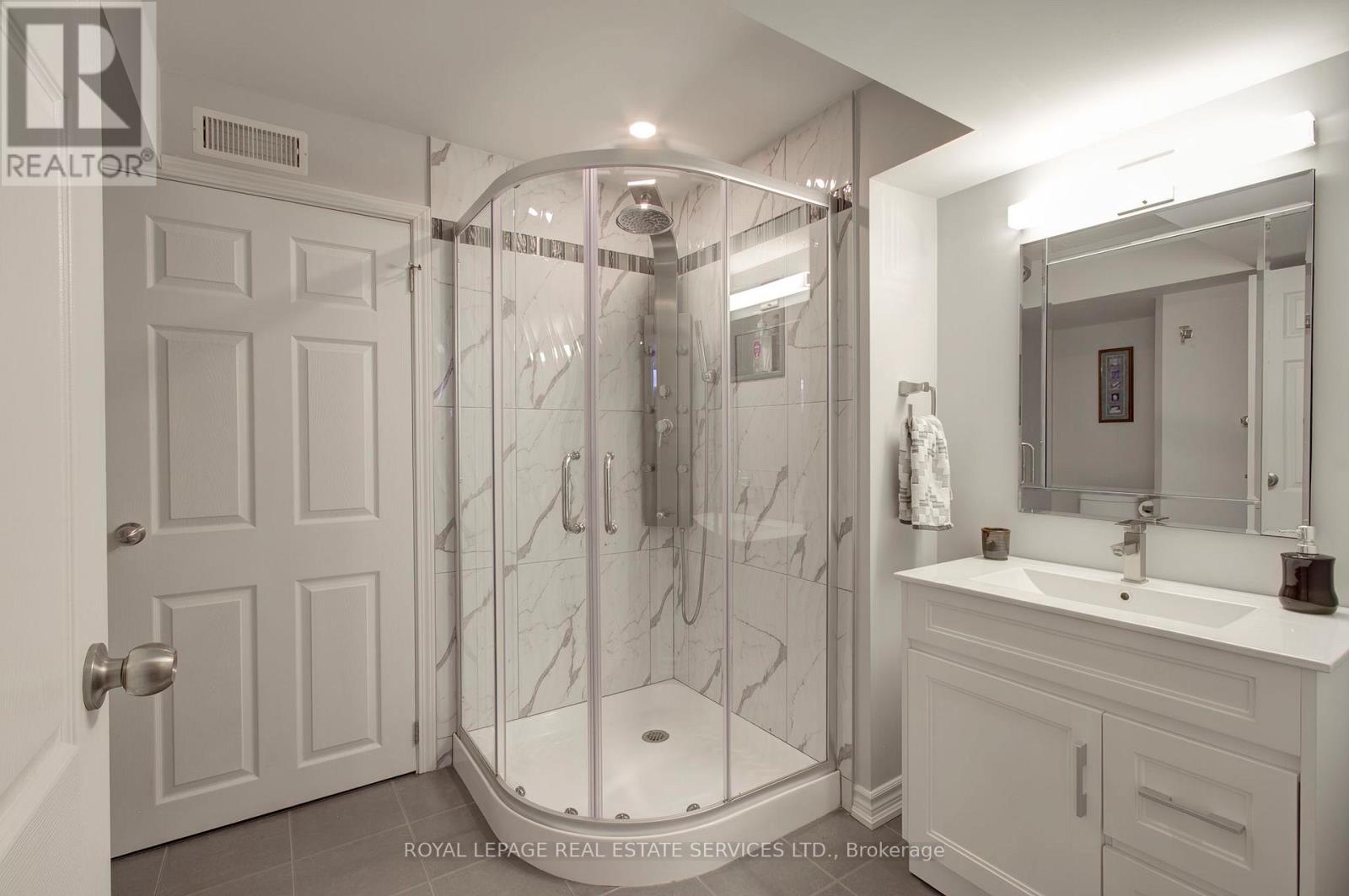 2275 Littondale Lane, Oakville, Ontario  L6M 0A6 - Photo 36 - W13488356