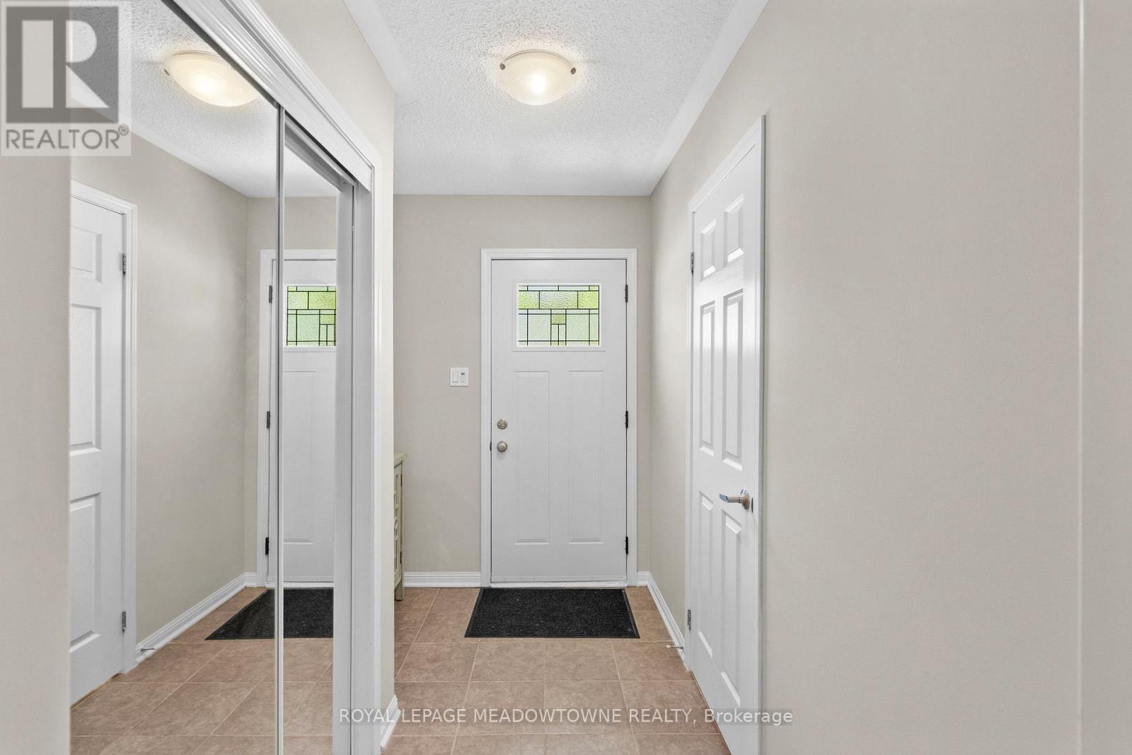 521 Cavanagh Lane, Milton, Ontario  L9T 8G4 - Photo 4 - W13488498