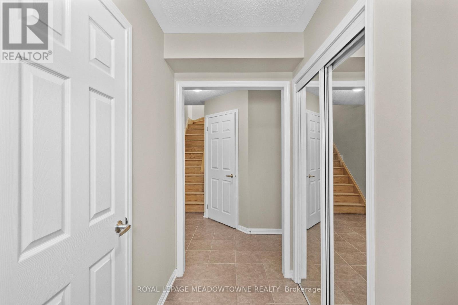 521 Cavanagh Lane, Milton, Ontario  L9T 8G4 - Photo 5 - W13488498