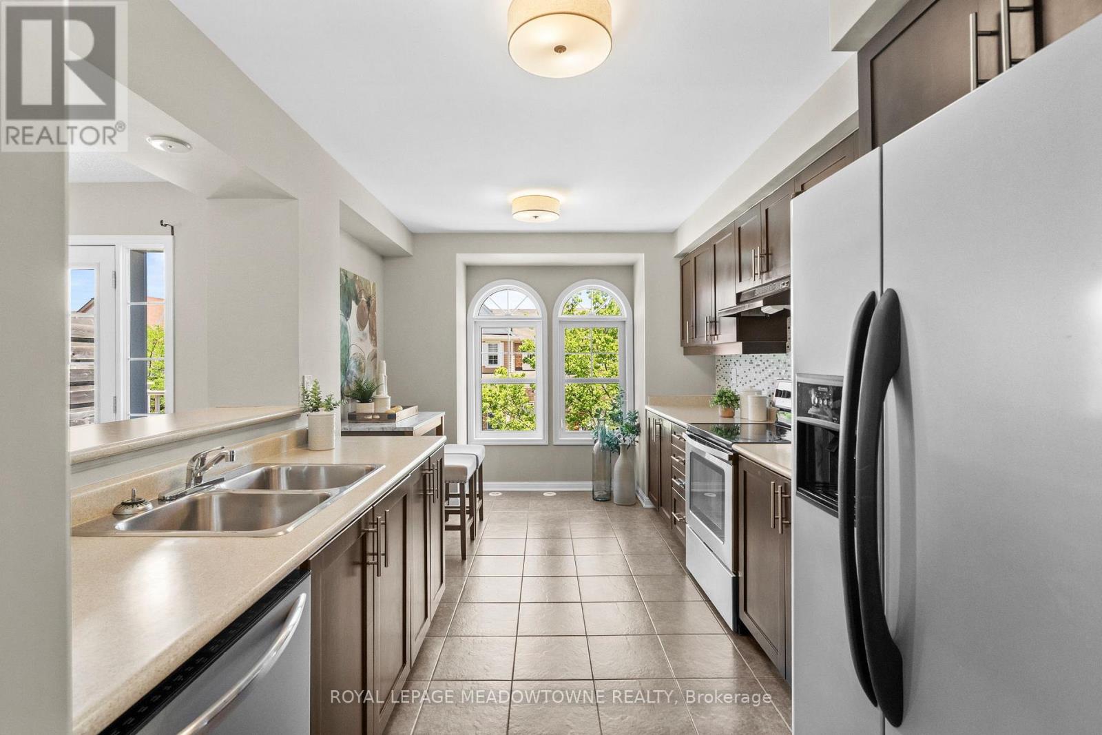521 Cavanagh Lane, Milton, Ontario  L9T 8G4 - Photo 7 - W13488498