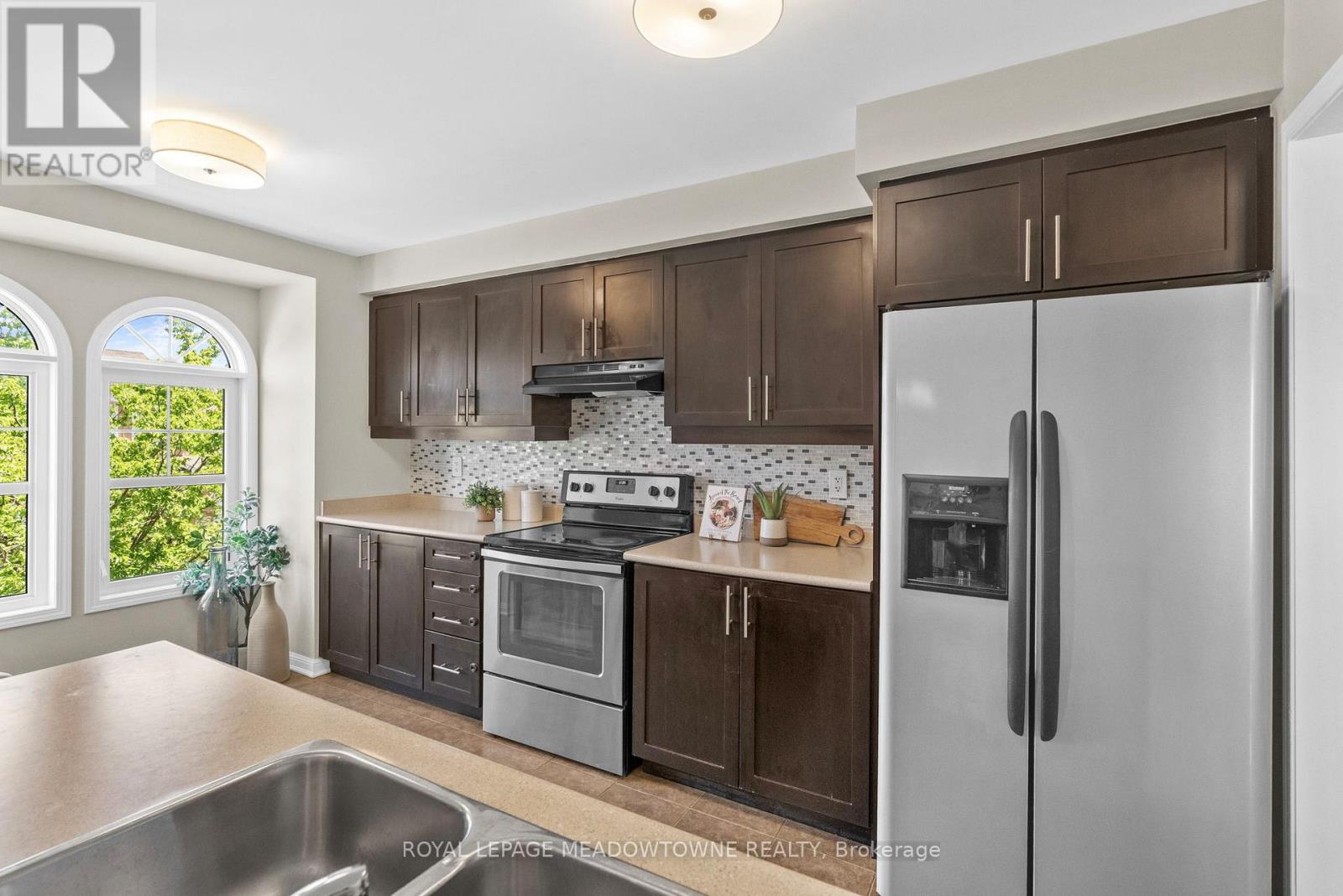 521 Cavanagh Lane, Milton, Ontario  L9T 8G4 - Photo 9 - W13488498
