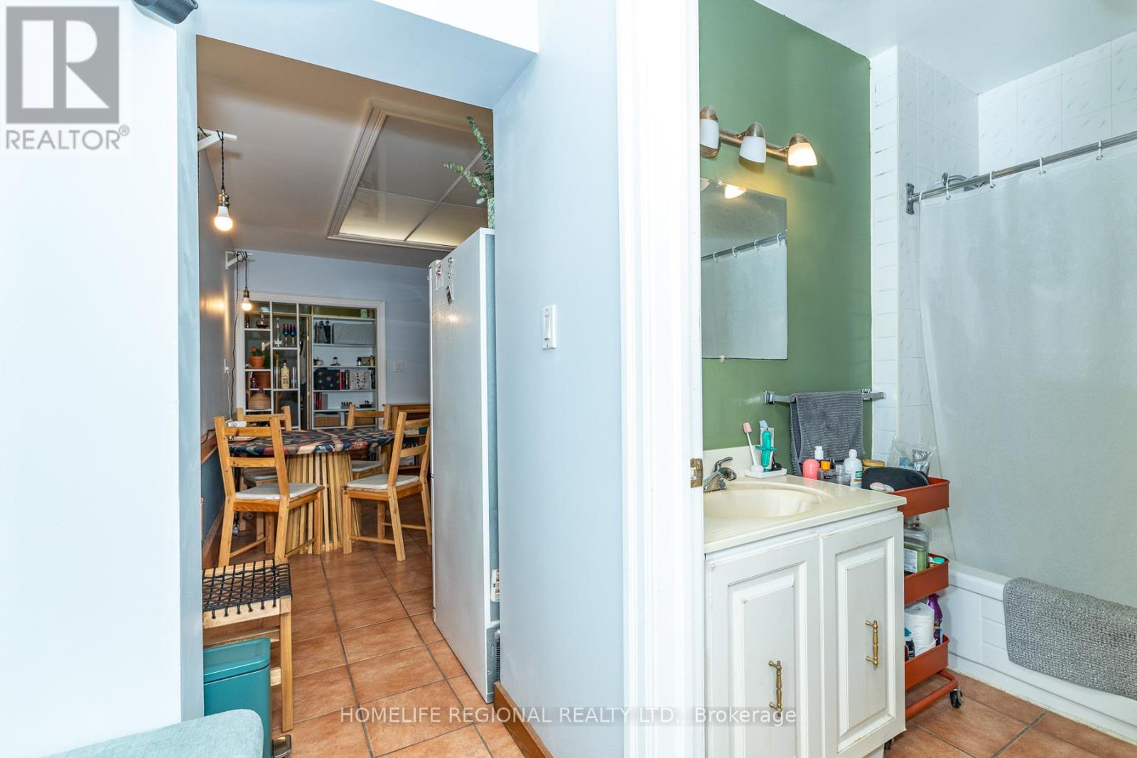 122 Emerson Avenue, Toronto, Ontario  M6H 3T1 - Photo 12 - W13488592