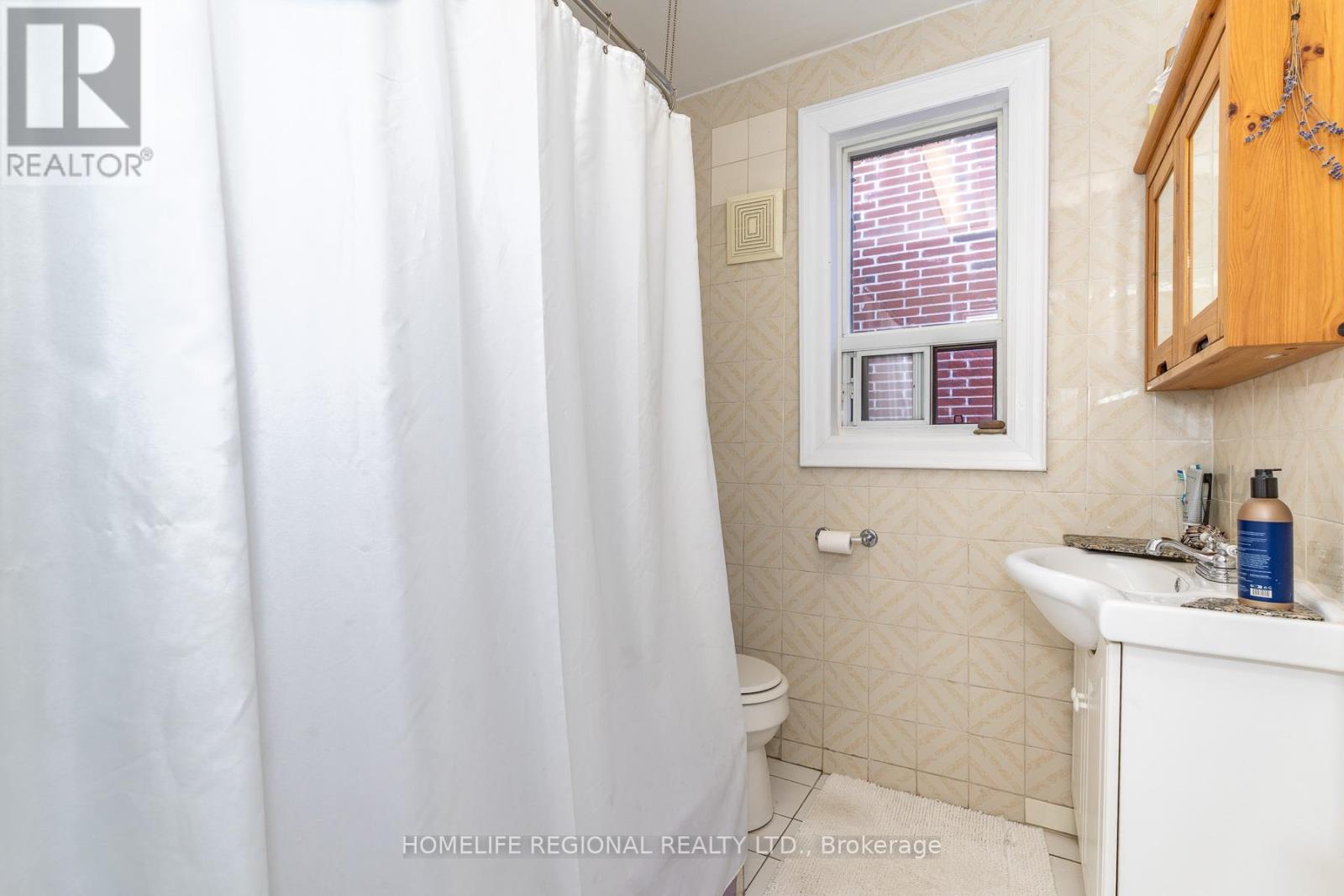 122 Emerson Avenue, Toronto, Ontario  M6H 3T1 - Photo 22 - W13488592