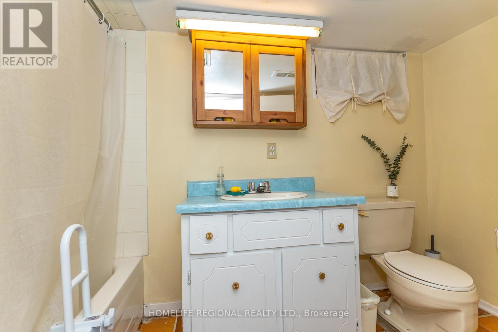 122 Emerson Avenue, Toronto, Ontario  M6H 3T1 - Photo 41 - W13488592