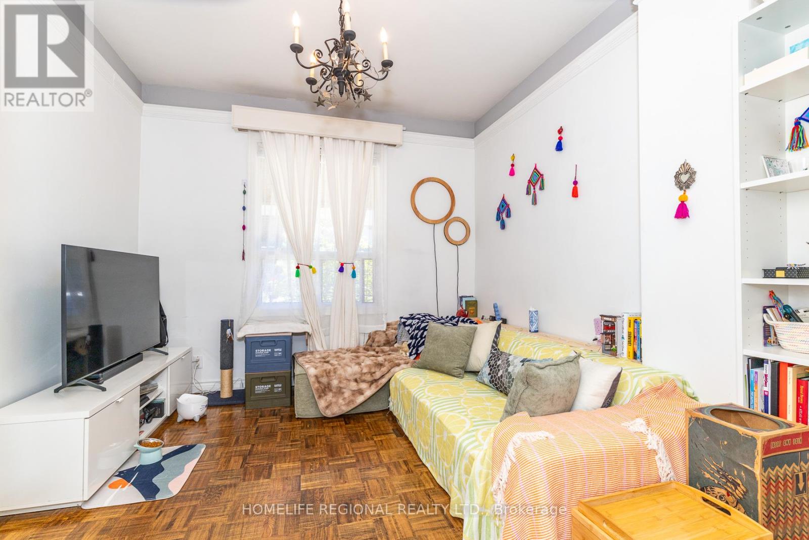 122 Emerson Avenue, Toronto, Ontario  M6H 3T1 - Photo 6 - W13488592
