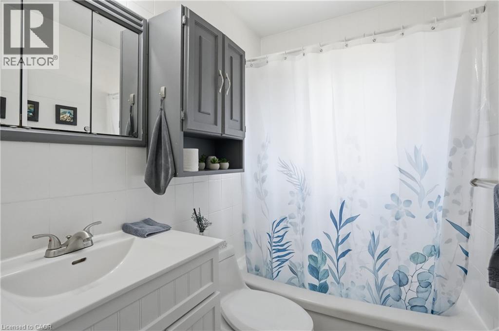 147 Manning Avenue, Hamilton, Ontario  L9A 3E8 - Photo 17 - 40841138