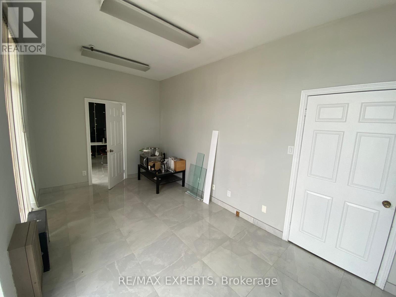 8 - 9198 Netherart Road E, Mississauga, Ontario  L5T 2G7 - Photo 3 - W13488766