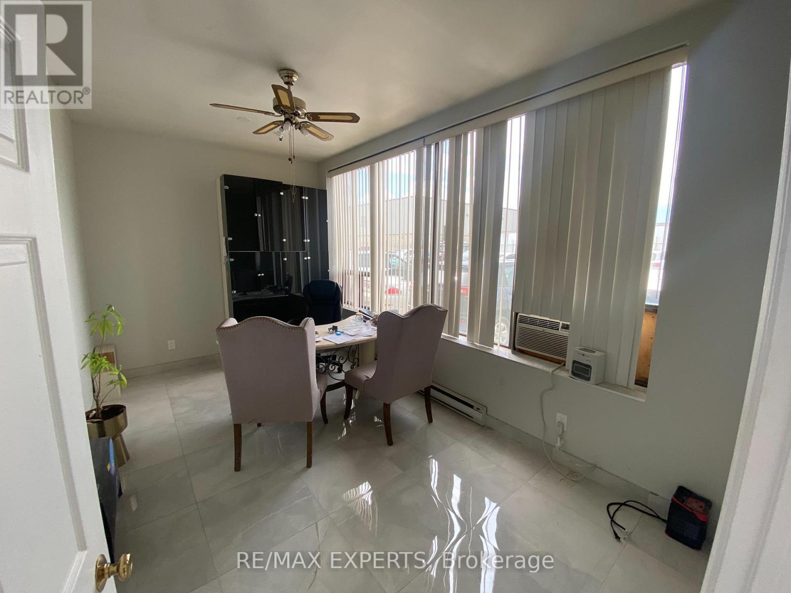 8 - 9198 Netherart Road E, Mississauga, Ontario  L5T 2G7 - Photo 5 - W13488766