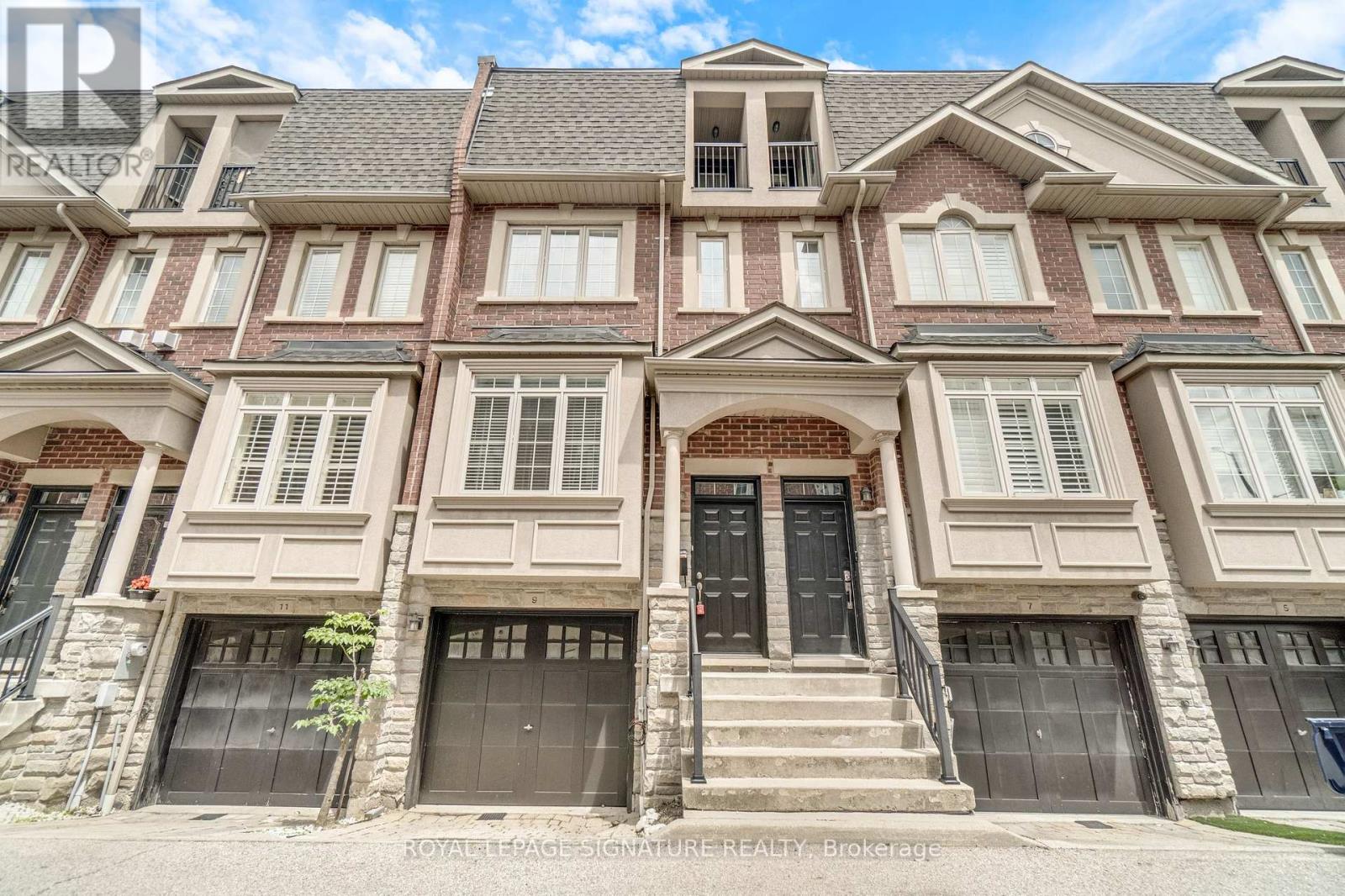 9 STREIGHT LANE, Toronto, Ontario