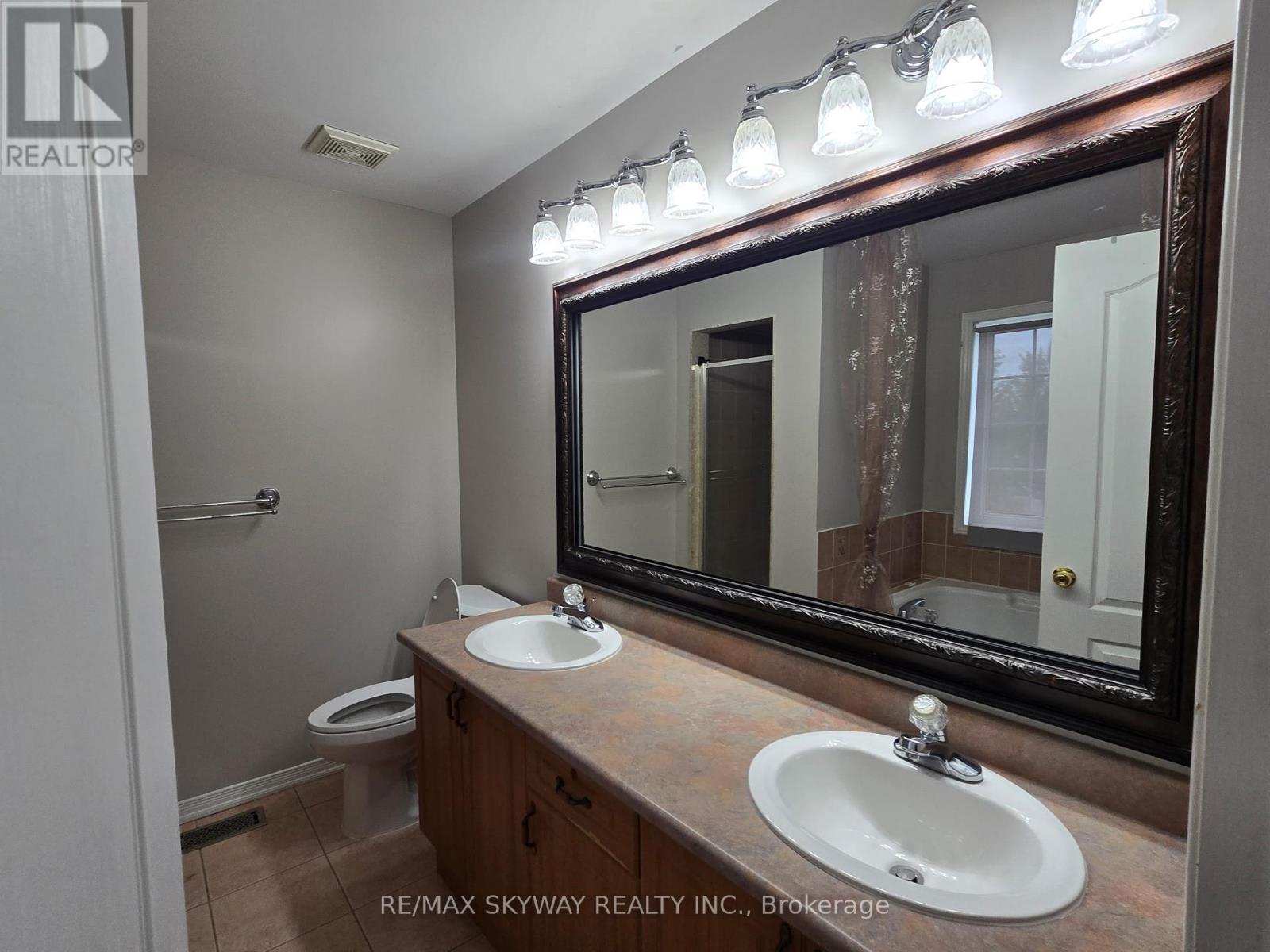 38 Egypt Drive, Brampton, Ontario  L6R 2V2 - Photo 16 - W13489110